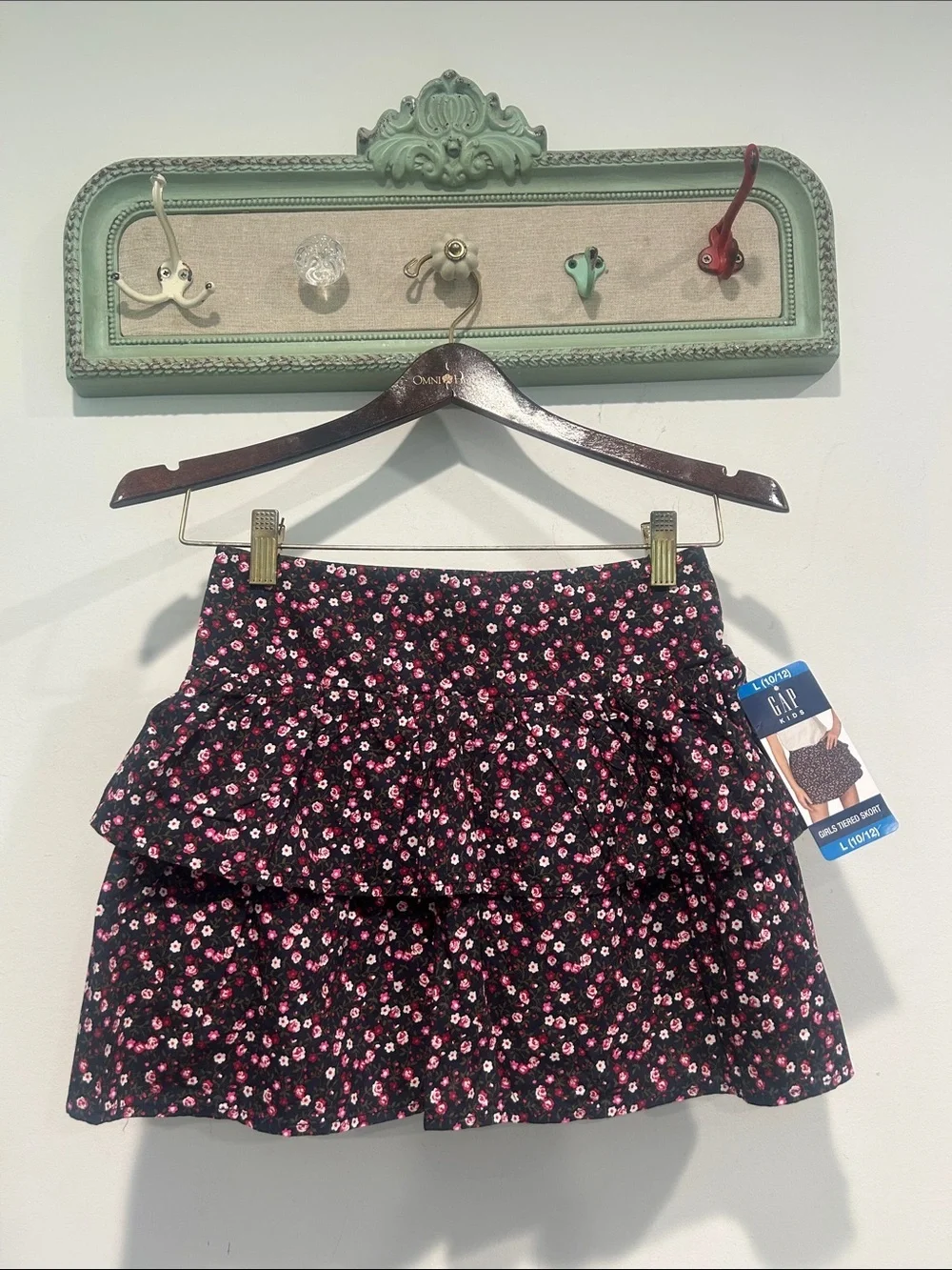 GAP Black Mini tiered ruffle mini skirt with Pink & White Floral Print large new